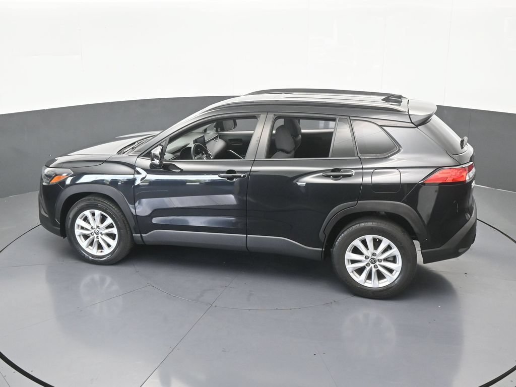 Used 2022 Toyota Corolla Cross LE w/ Moonroof Package FWD image 42