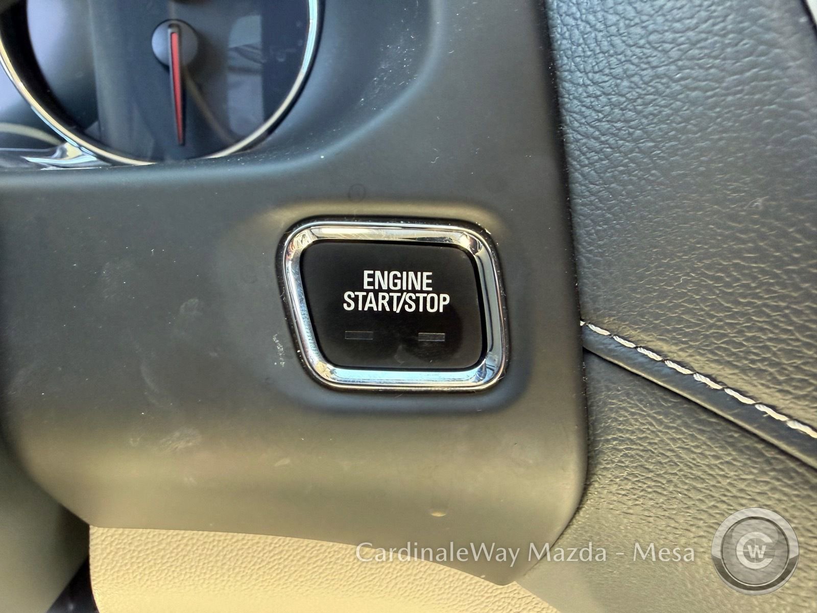 Used 2023 GMC Acadia Denali image 15