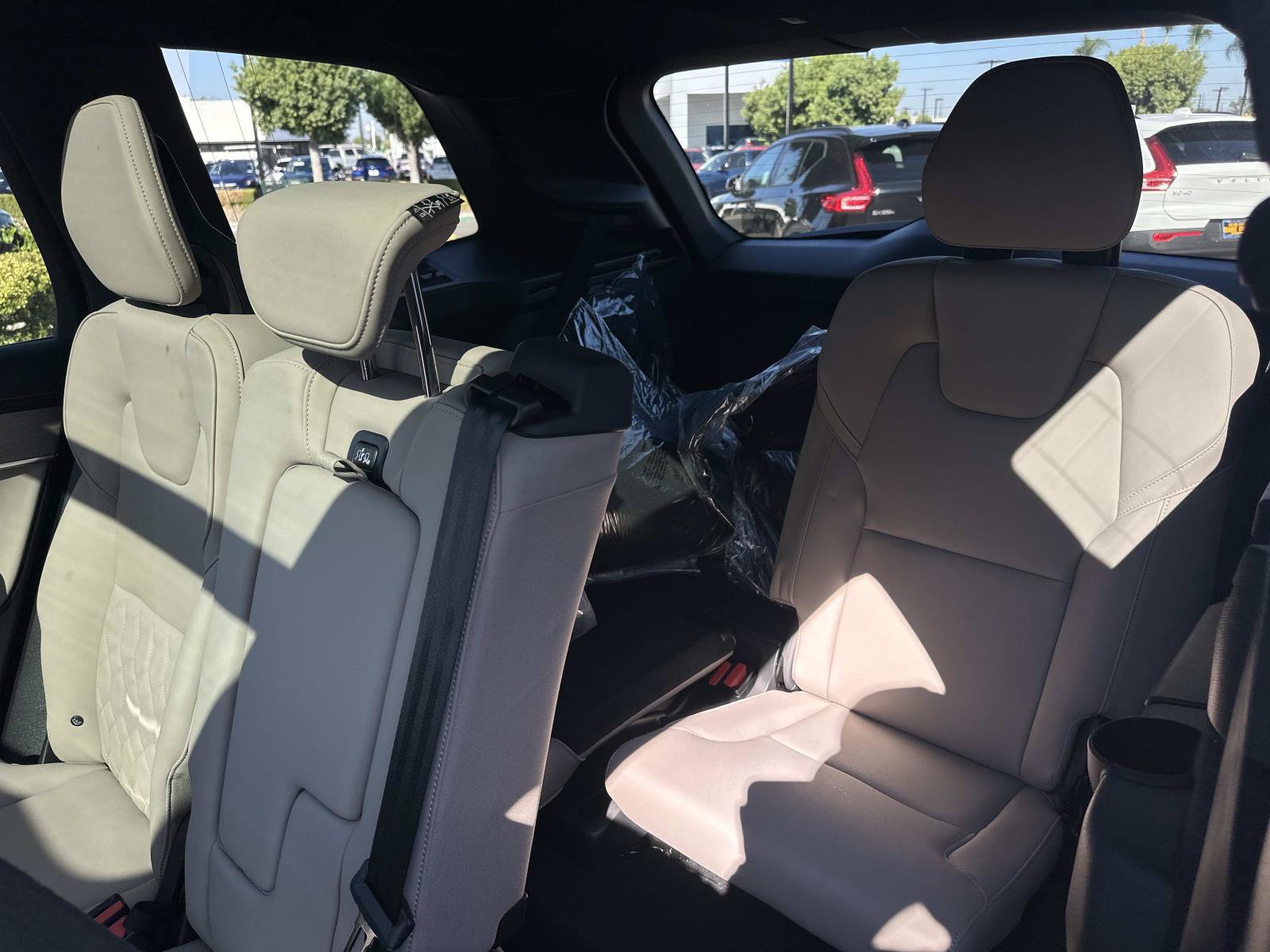 New 2026 Volvo XC90 T8 Plus w/ Protection Package Premier AWD/4WD image 18