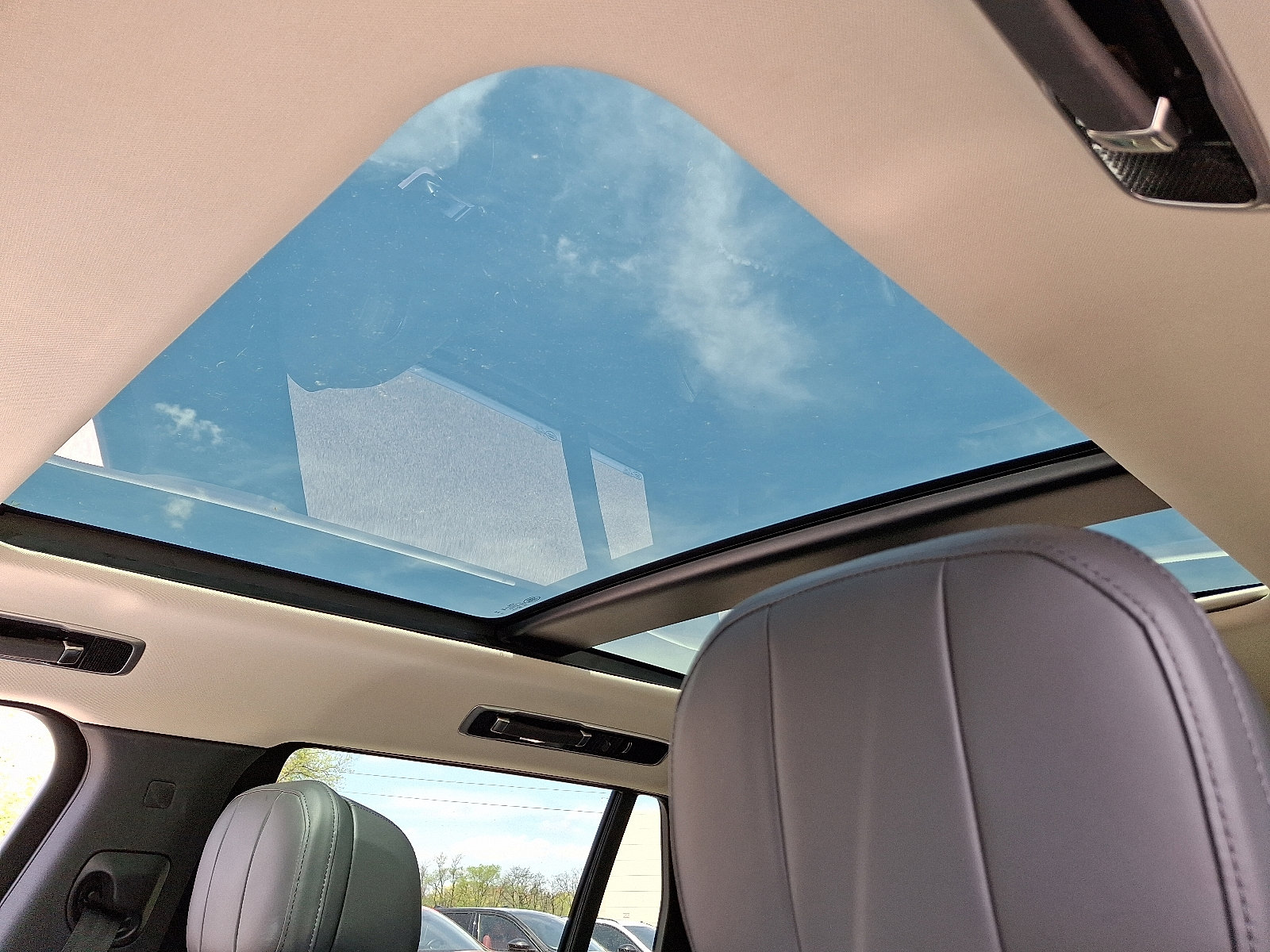 Certified 2024 Land Rover Range Rover Long Wheelbase SE image 15