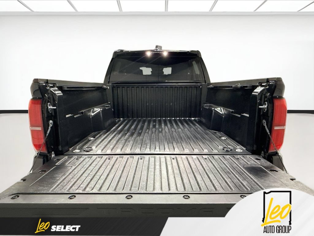Used 2025 Toyota Tacoma TRD Sport AWD/4WD image 27