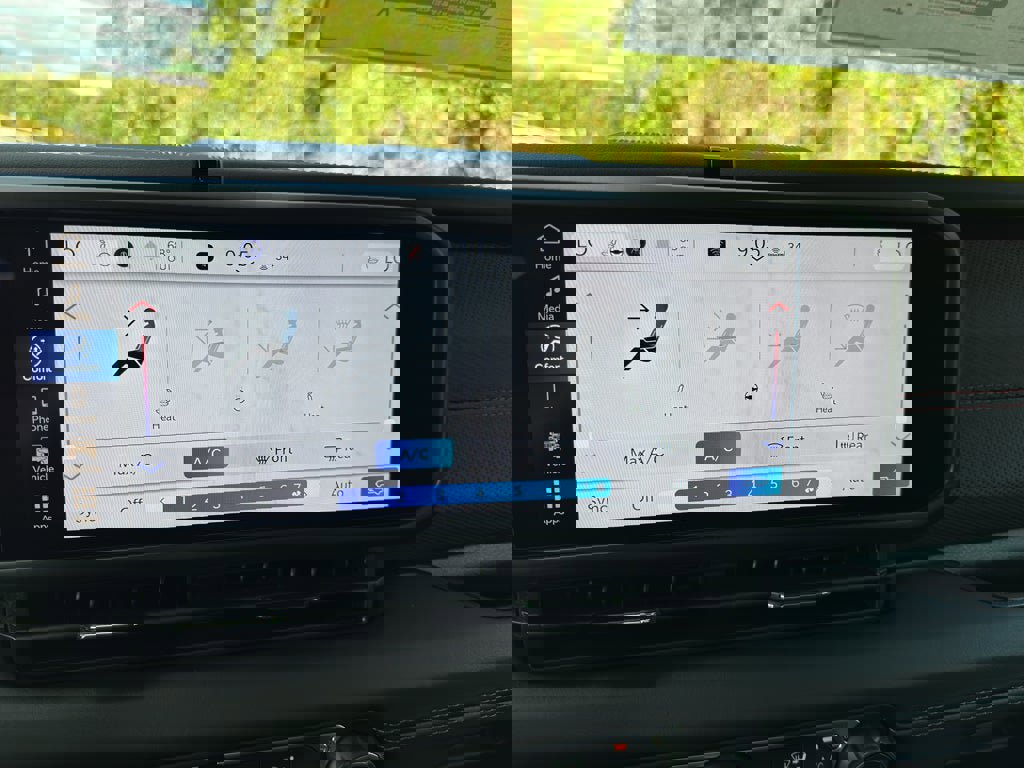 New 2025 Jeep Gladiator Rubicon w/ Convenience Group image 16