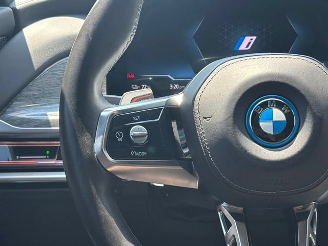Used 2024 BMW i7 xDrive60 AWD/4WD image 23