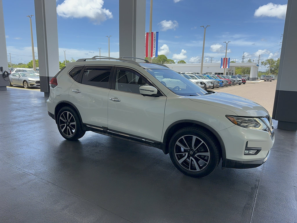 Used 2018 Nissan Rogue SL w/ Premium Package FWD image 4