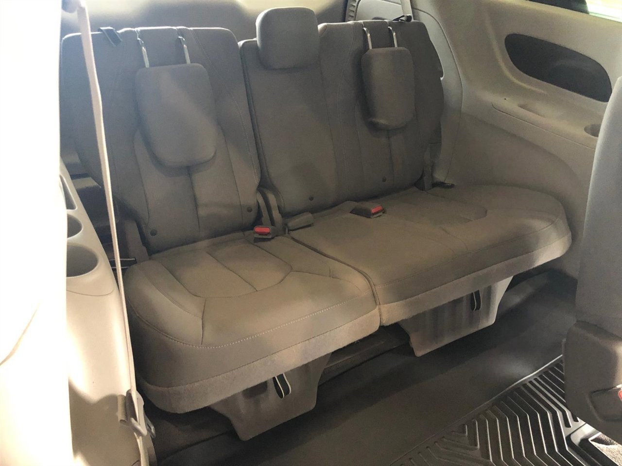 Used 2017 Chrysler Pacifica Touring w/ Tire & Wheel Group image 16