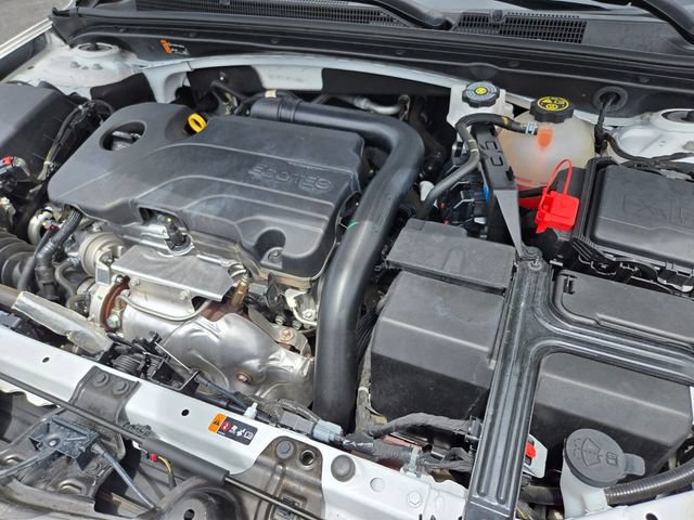 Used 2023 Chevrolet Malibu LT FWD image 23