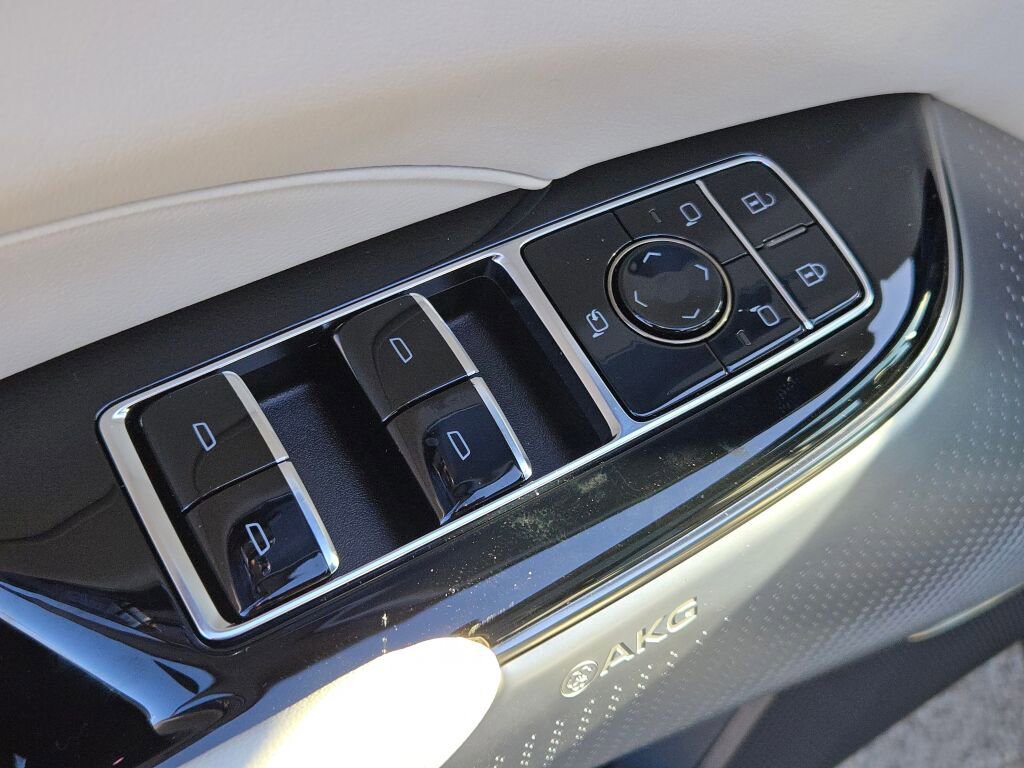 New 2026 Cadillac Lyriq Premium Luxury image 23