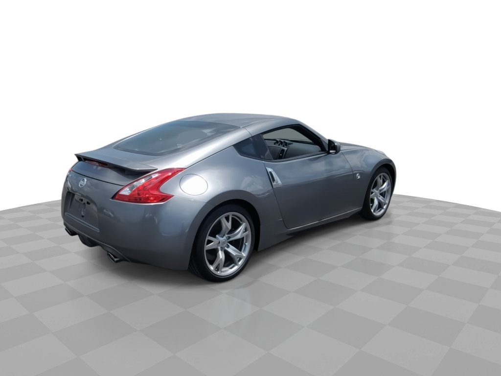 Used 2011 Nissan 370Z Coupe w/ Sport Pkg RWD image 8