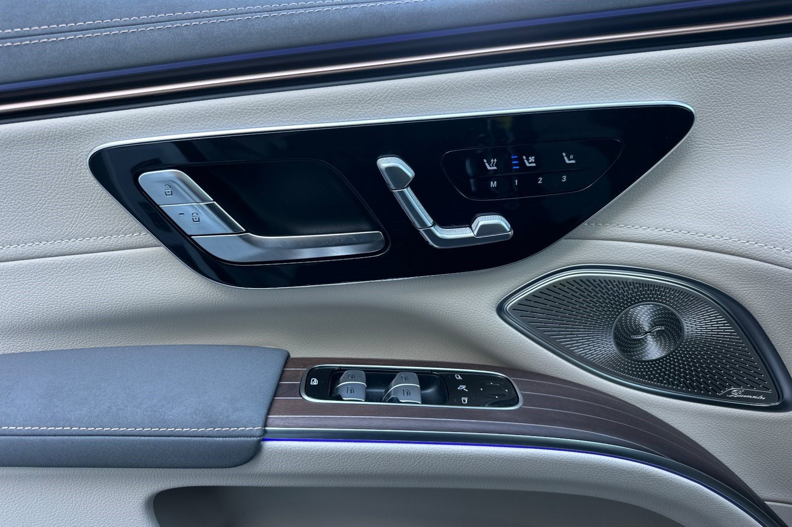 New 2026 Mercedes-Benz EQS 400 4MATIC SUV image 14