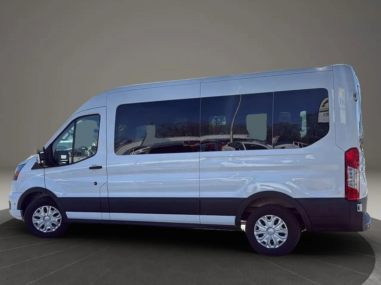 Used 2025 Ford Transit 350 XLT image 7