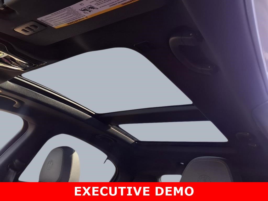 New 2025 Alfa Romeo Stelvio Sprint image 8