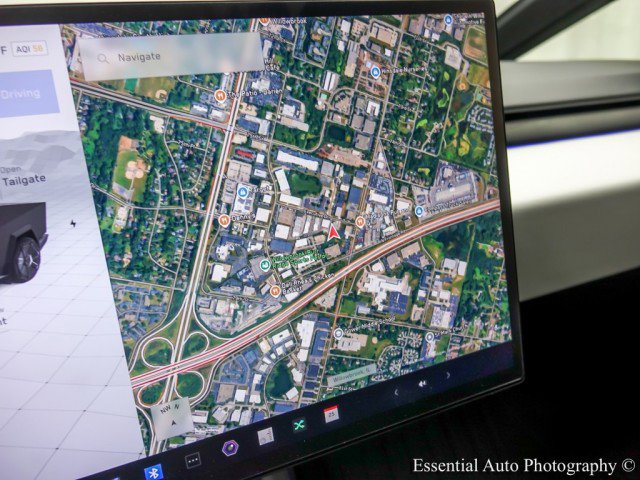 Used 2024 Tesla Cybertruck AWD Crew Cab image 17