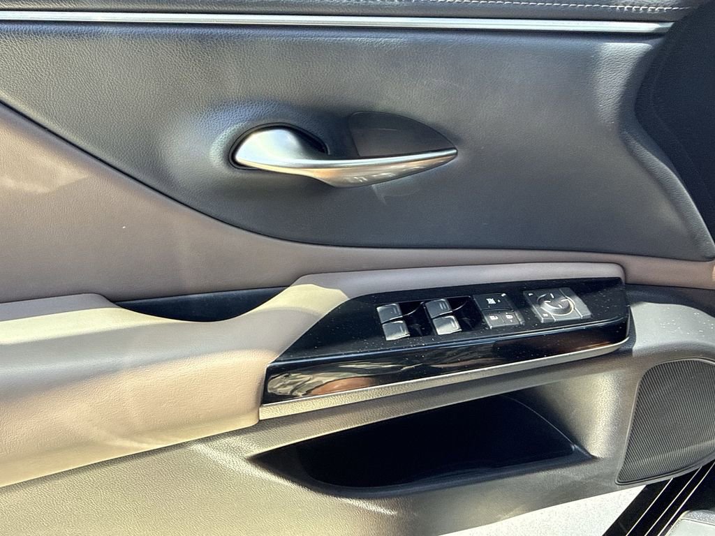 Used 2023 Lexus ES 350 w/ Accessory Package (Z2) FWD image 29