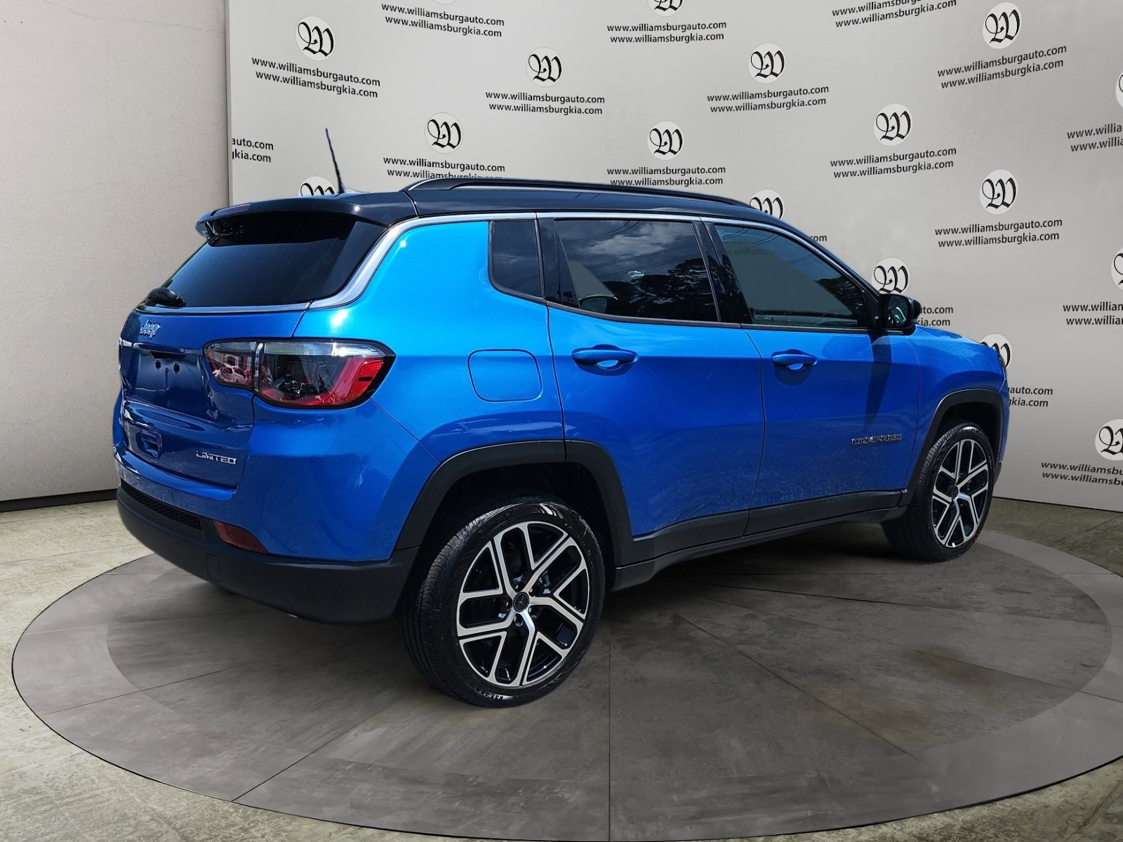 New 2025 Jeep Compass Limited image 5