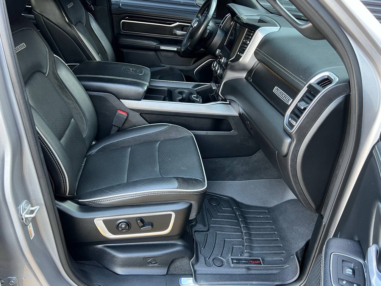 Used 2020 RAM 1500 Laramie w/ Sport Appearance Package AWD/4WD image 21