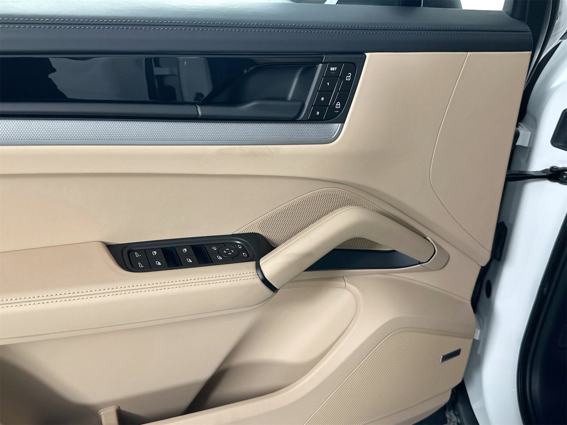 New 2026 Porsche Cayenne S image 31