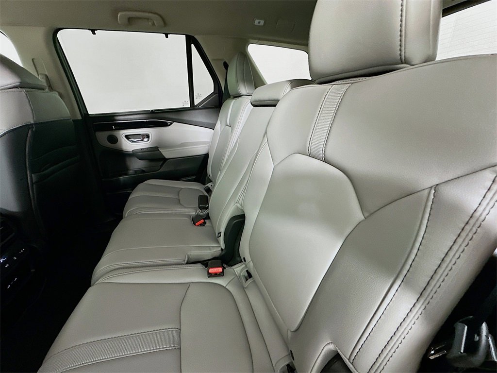 New 2025 Honda Pilot EX-L image 4