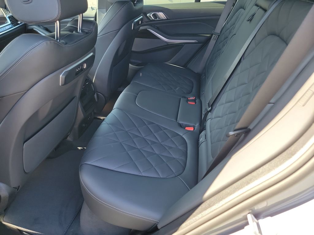 New 2026 BMW X5 xDrive50e w/ Premium Package image 9