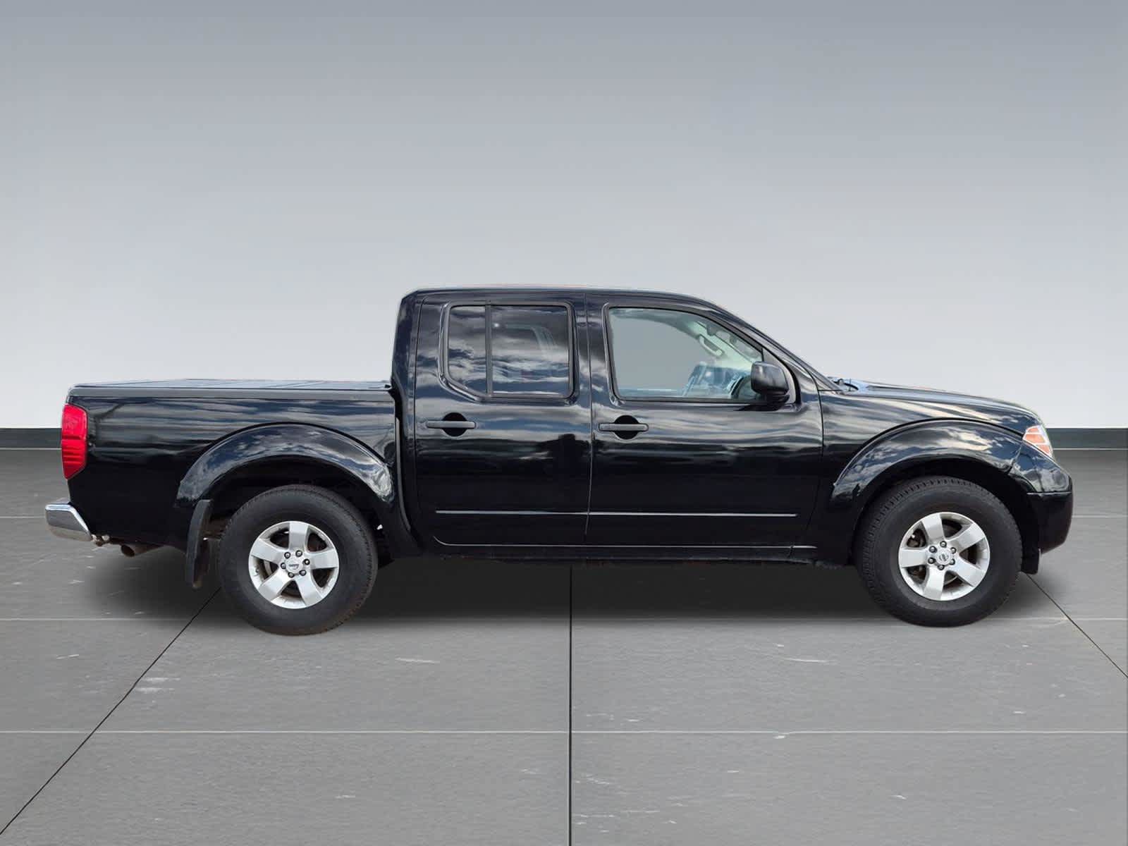 Used 2013 Nissan Frontier SV w/ SV Value Truck Pkg AWD/4WD image 7