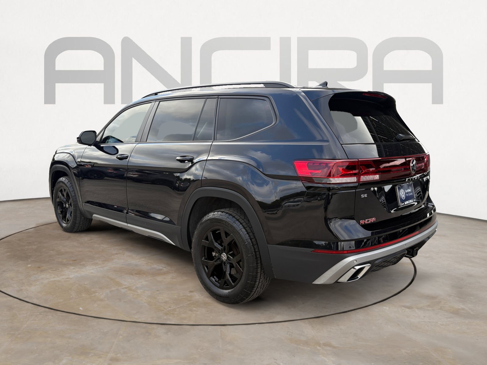 Certified 2024 Volkswagen Atlas Peak Edition SE AWD/4WD image 8