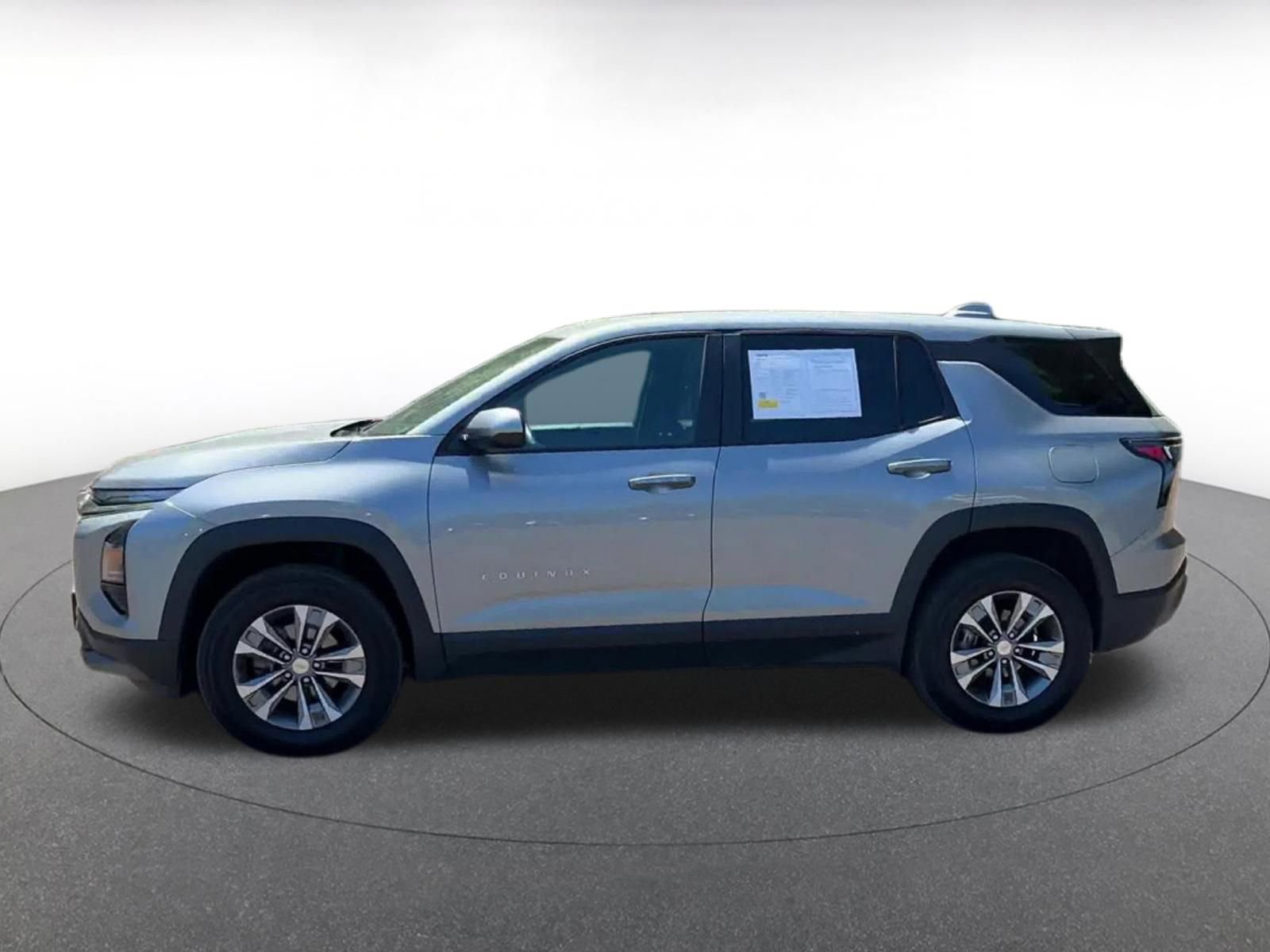 Used 2025 Chevrolet Equinox LT FWD image 8