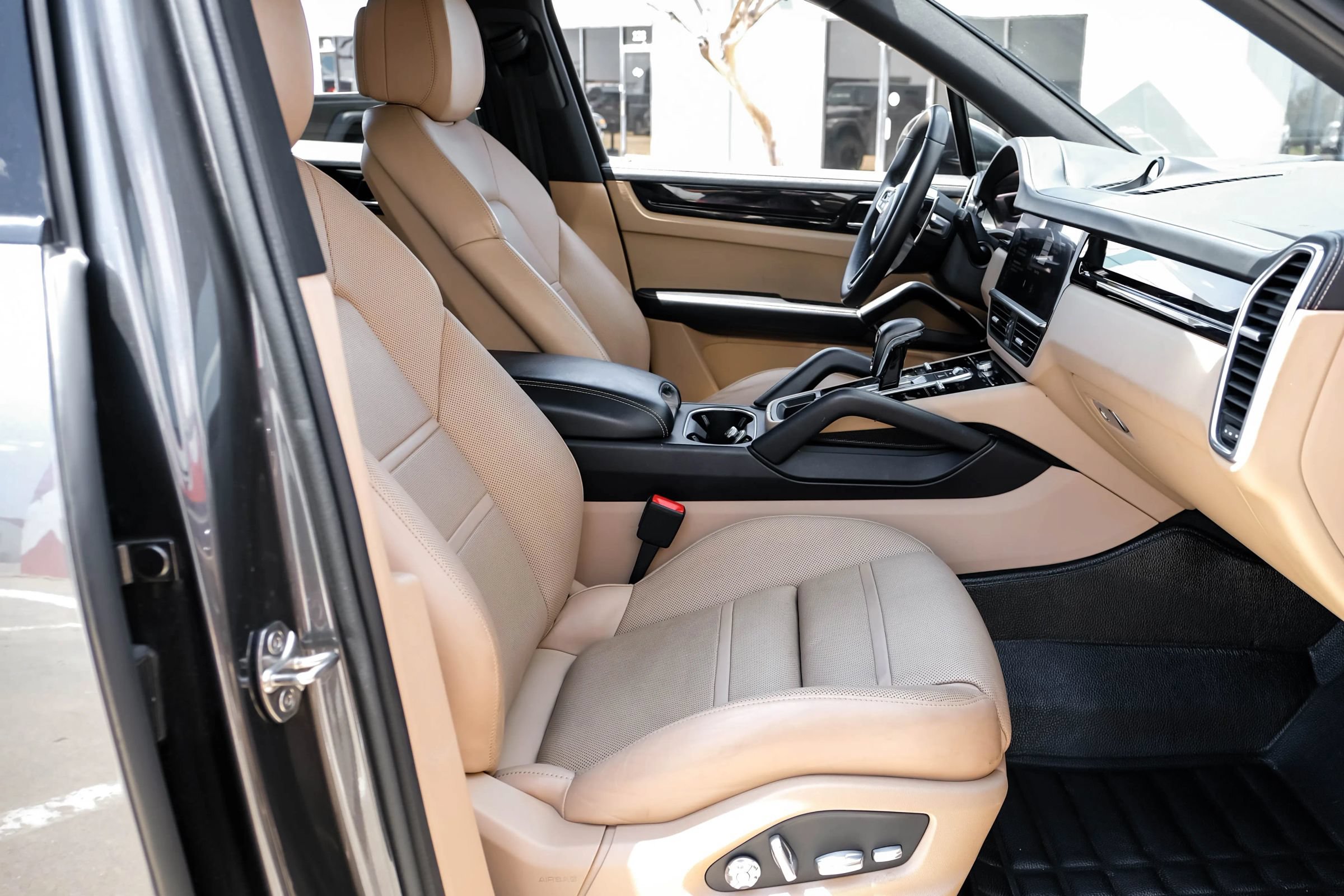 Used 2021 Porsche Cayenne S AWD/4WD image 33
