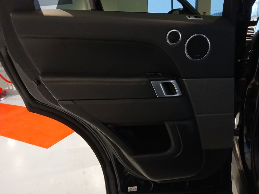Used 2019 Land Rover Range Rover Sport HSE image 25