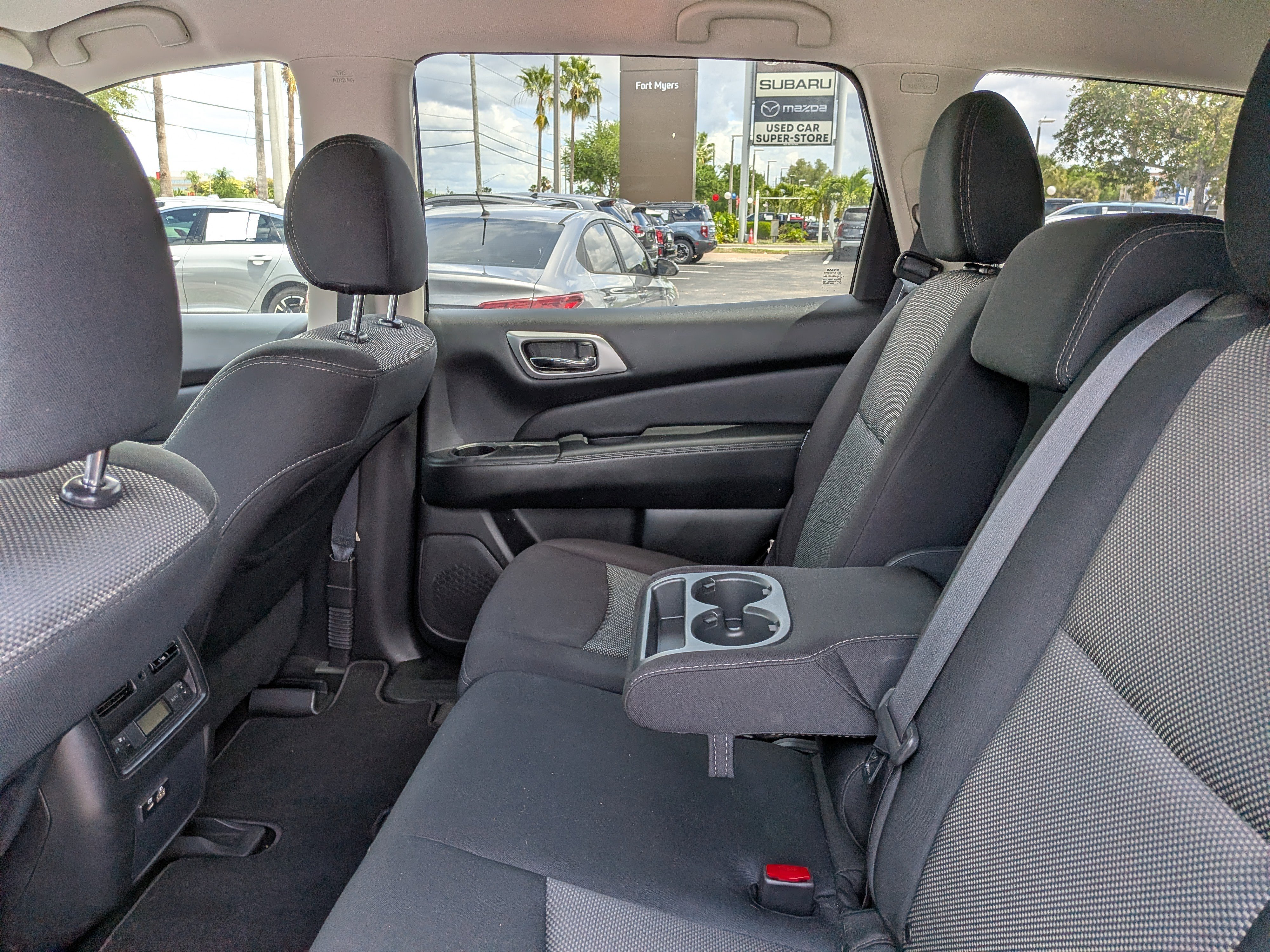 Used 2020 Nissan Pathfinder SV image 14