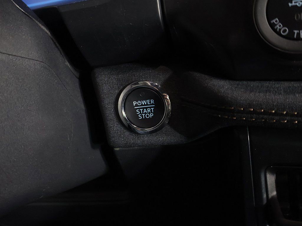 Used 2025 Ford F150 Lightning Lariat image 43