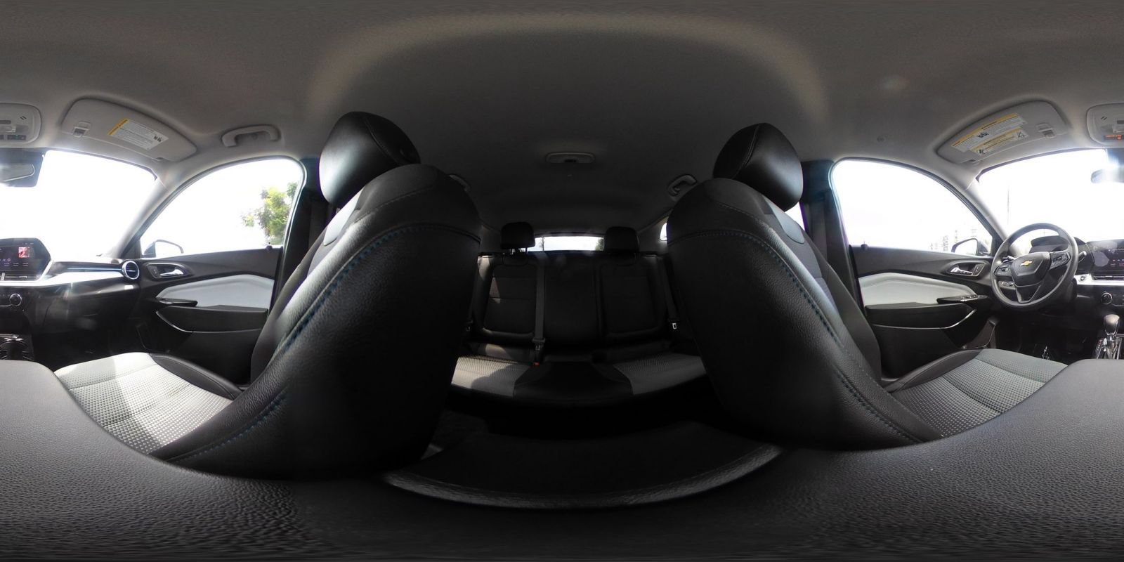 Used 2025 Chevrolet Trax LT w/ LT Convenience Package FWD image 42