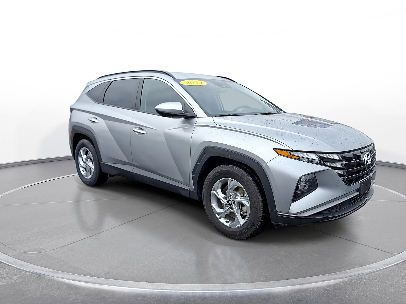 Used 2024 Hyundai Tucson SEL FWD image 2