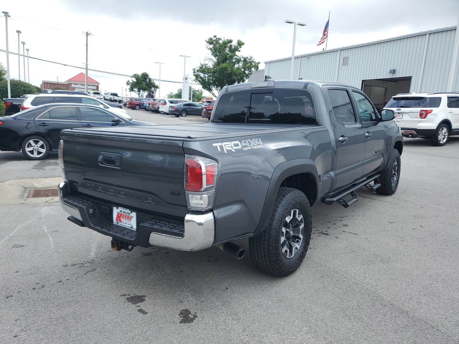 Certified 2023 Toyota Tacoma TRD Off-Road w/ Black Out Package (TMS) AWD/4WD image 4