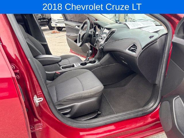 Certified 2018 Chevrolet Cruze LT w/ Convenience Package FWD image 32