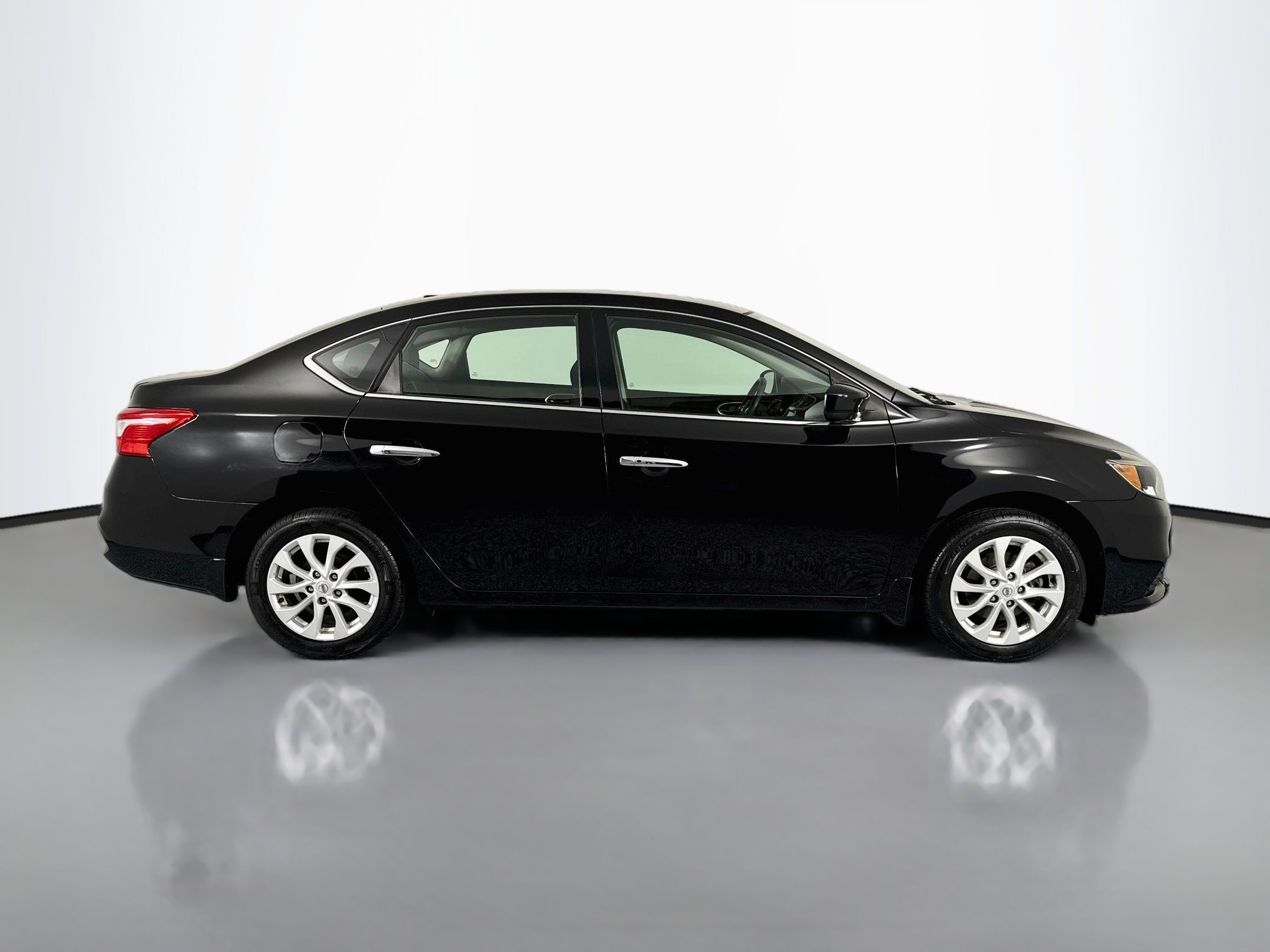 Used 2019 Nissan Sentra SV FWD image 4