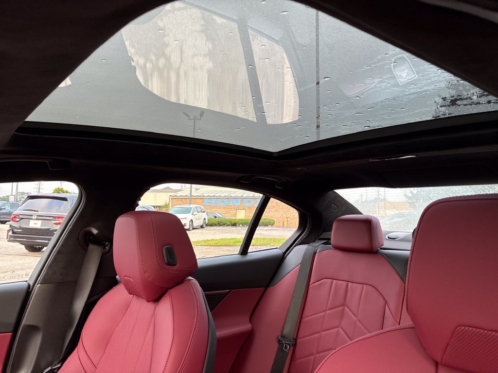 New 2027 BMW 550e xDrive w/ Premium Package AWD/4WD image 17