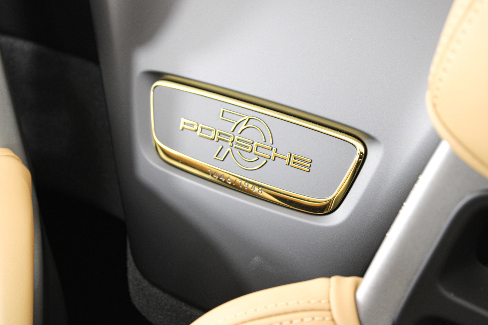 Used 2019 Porsche 911 Speedster RWD image 39