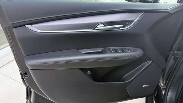 Certified 2024 Cadillac XT5 Luxury w/ LPO, Floor Liner Package AWD/4WD image 43