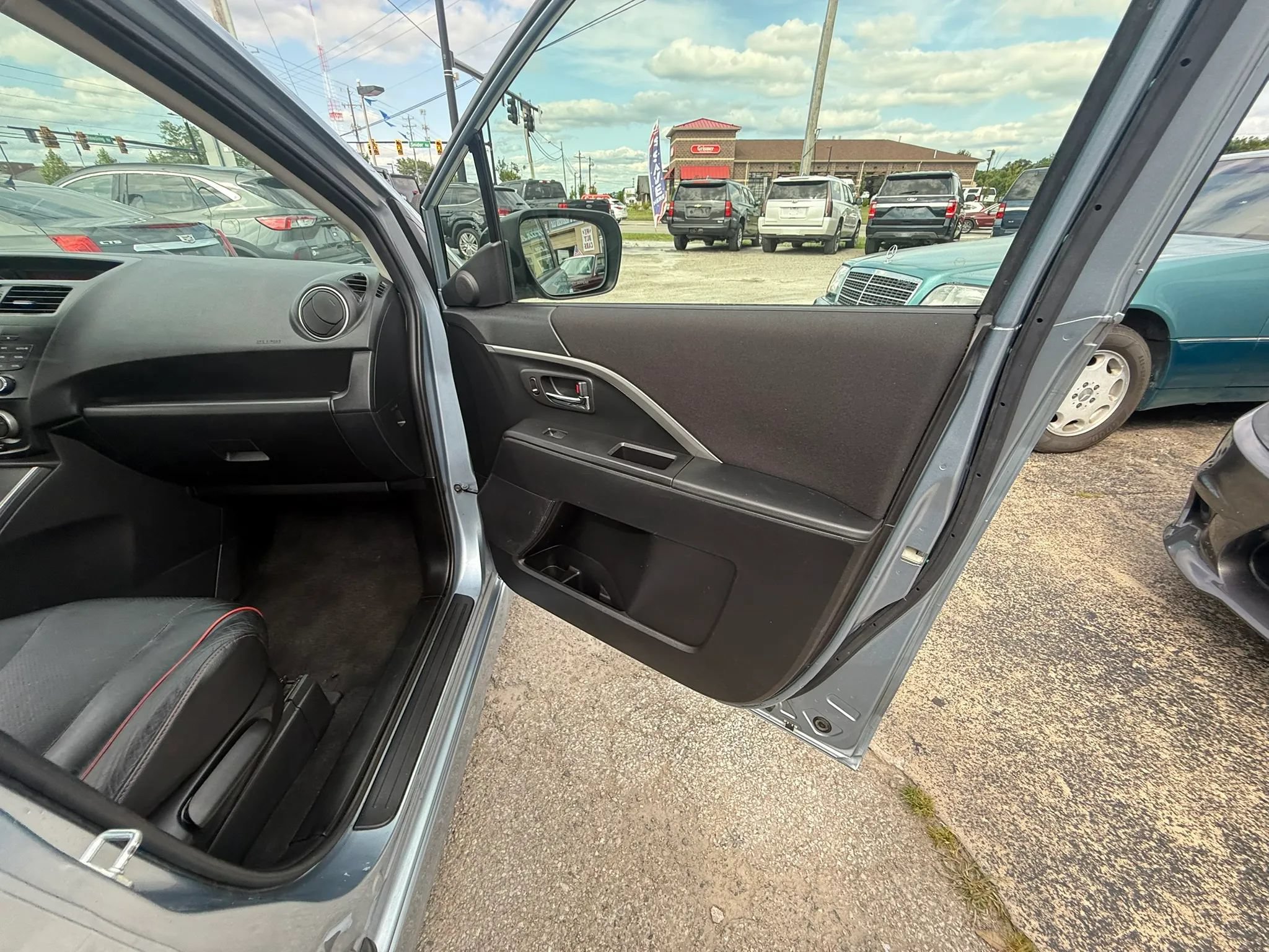 Used 2012 MAZDA MAZDA5 Grand Touring FWD image 21