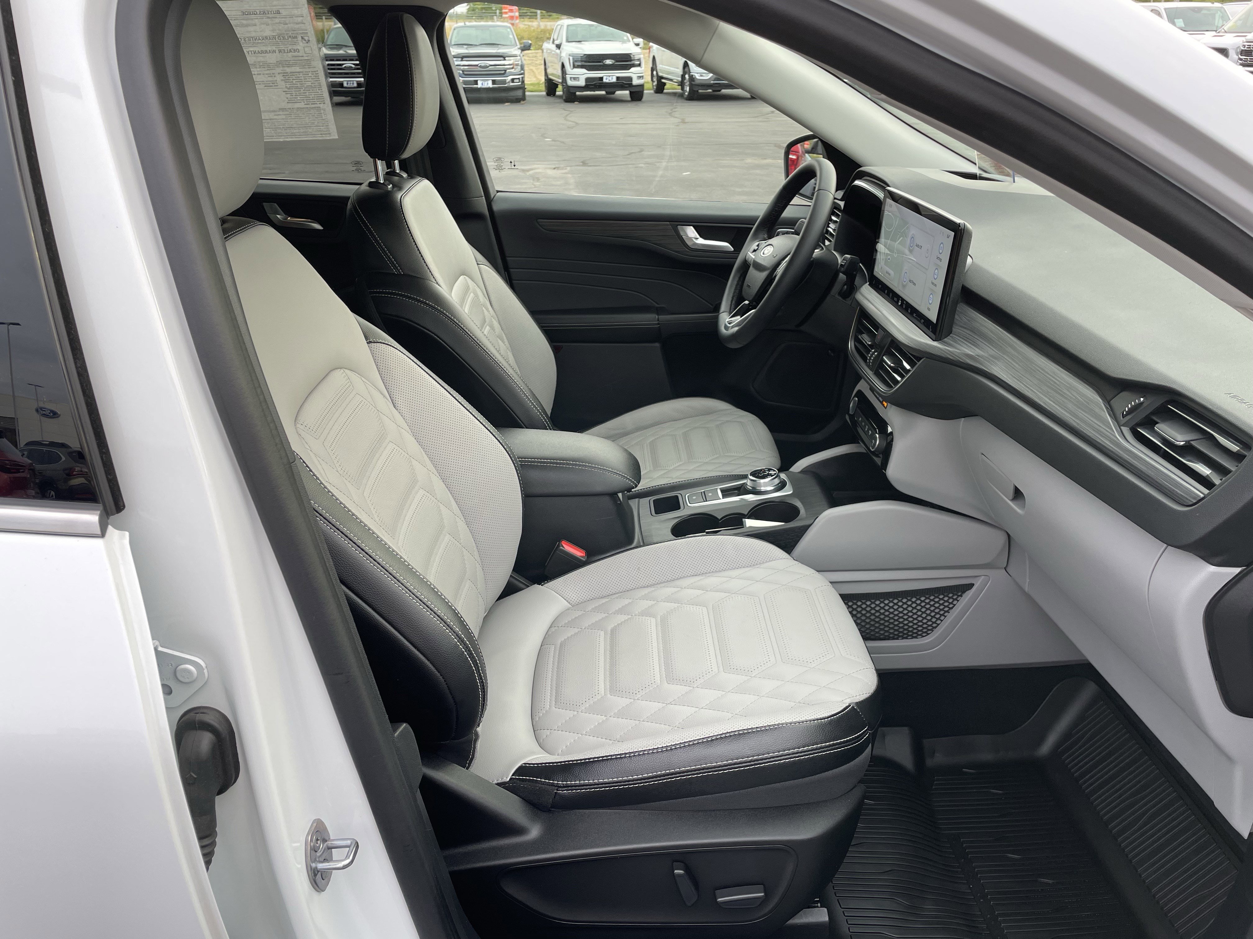 Used 2023 Ford Escape SE w/ PHEV Premium Package image 42