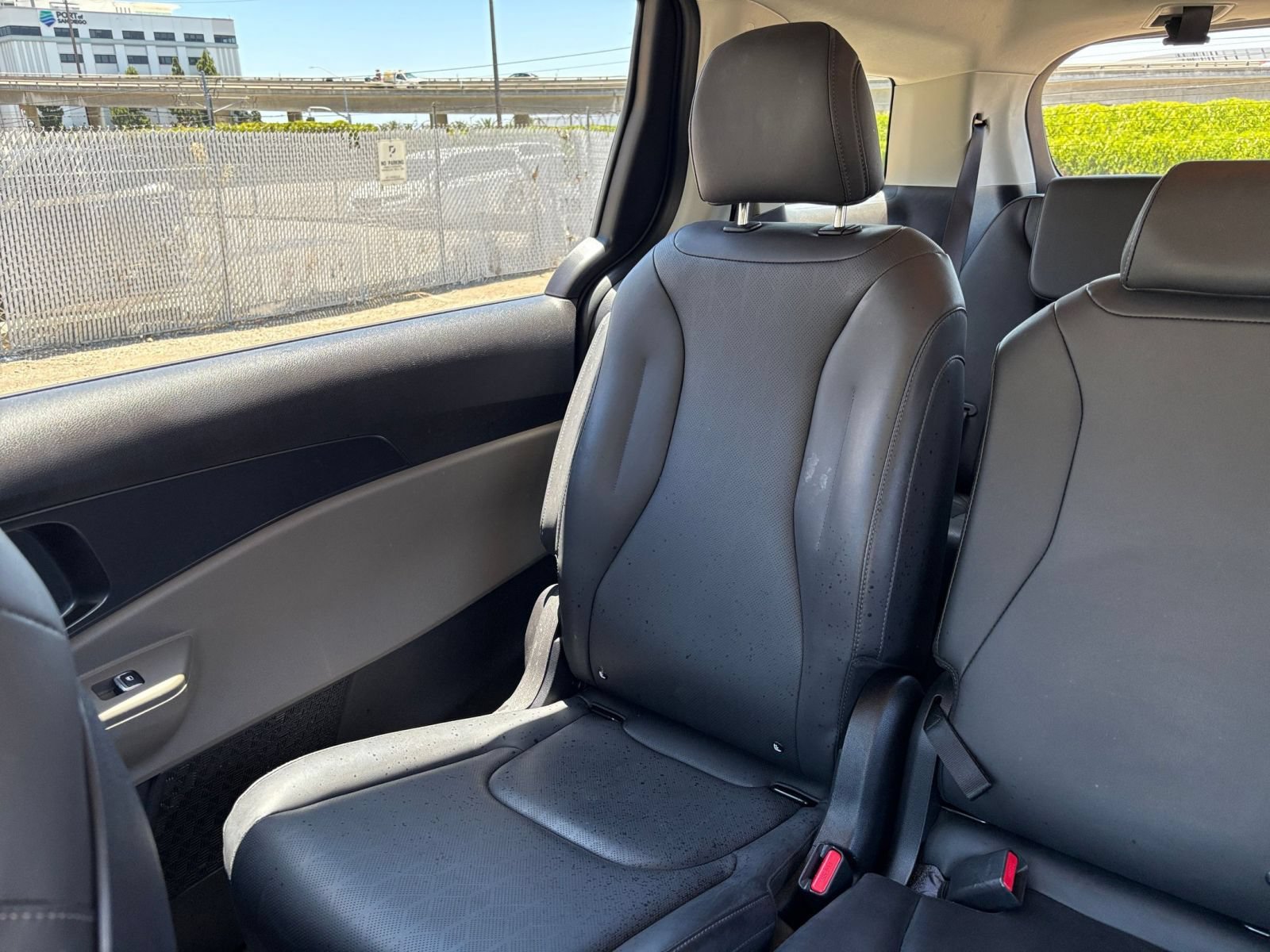 Used 2026 Kia Carnival FWD image 42