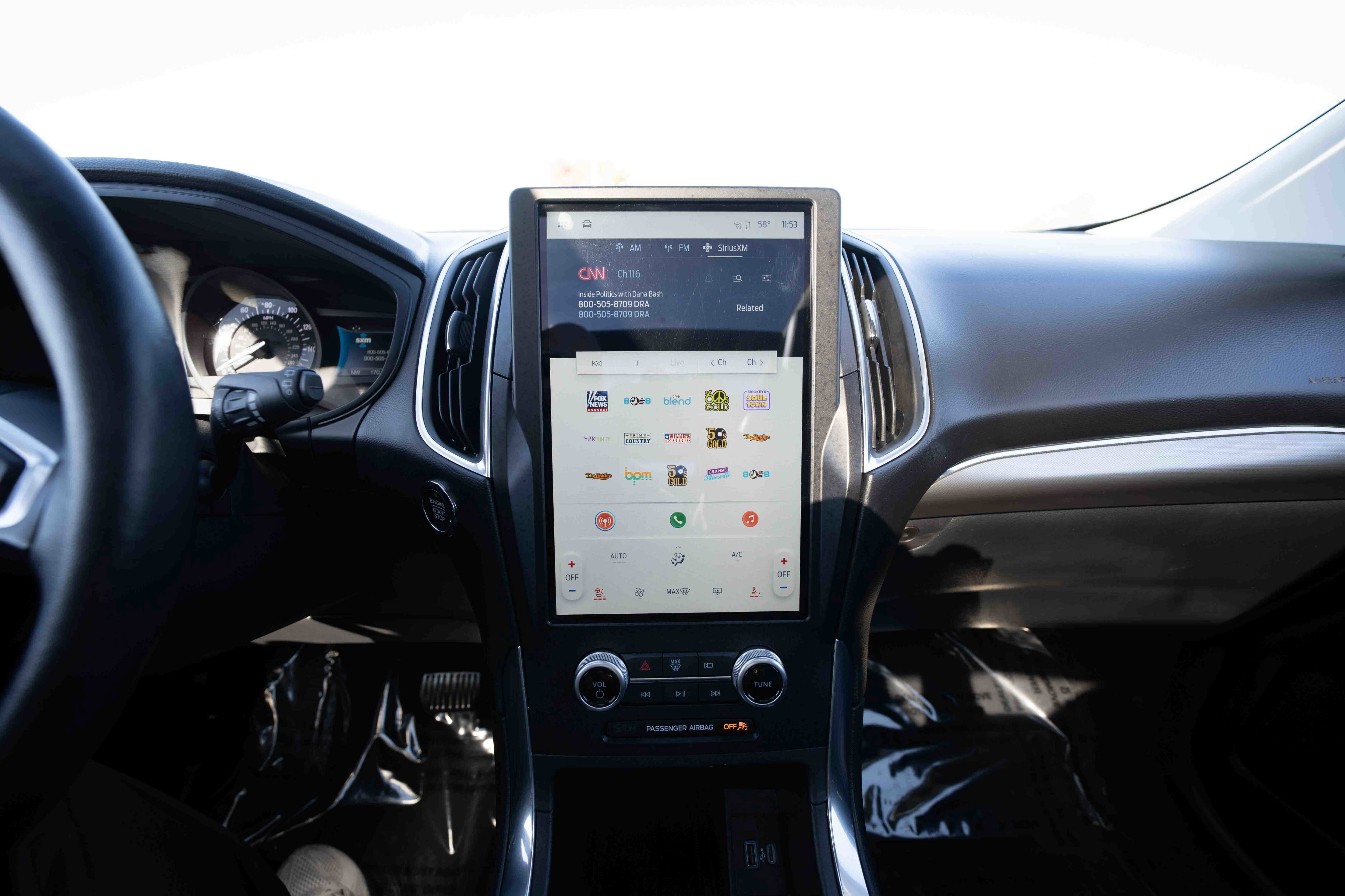 Used 2024 Ford Edge Titanium image 17