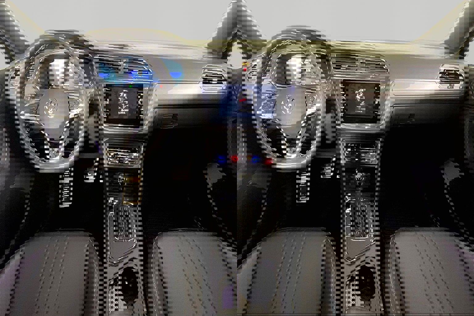 Used 2023 Volkswagen Tiguan SE FWD image 16