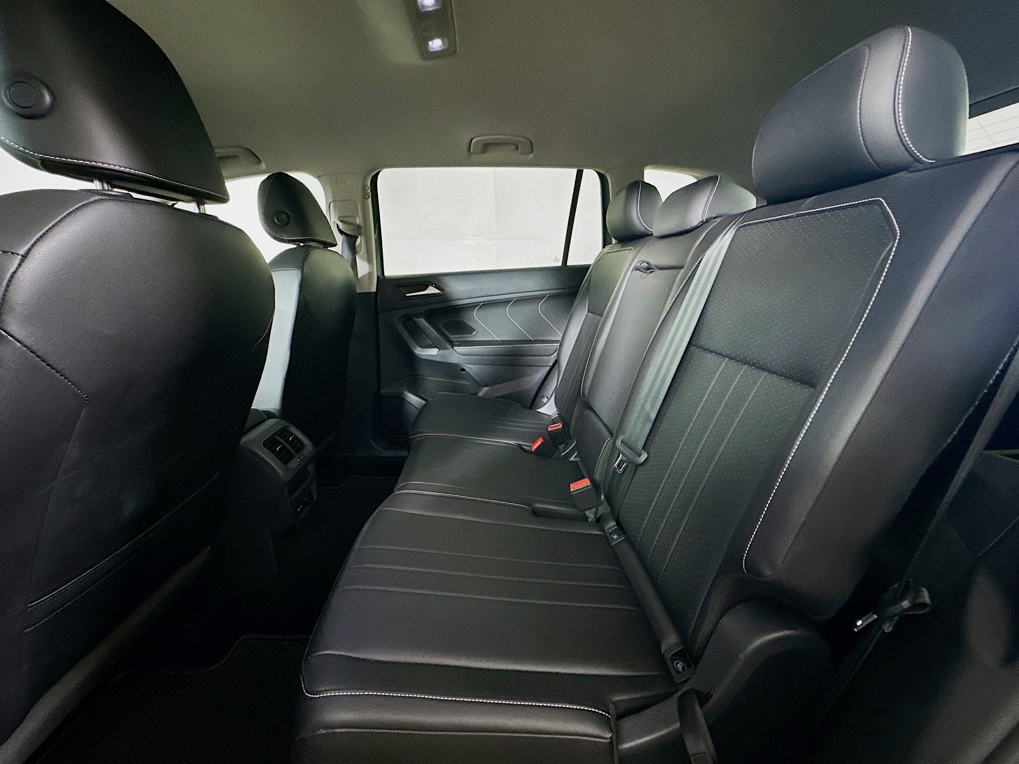 Used 2023 Volkswagen Tiguan SE image 26