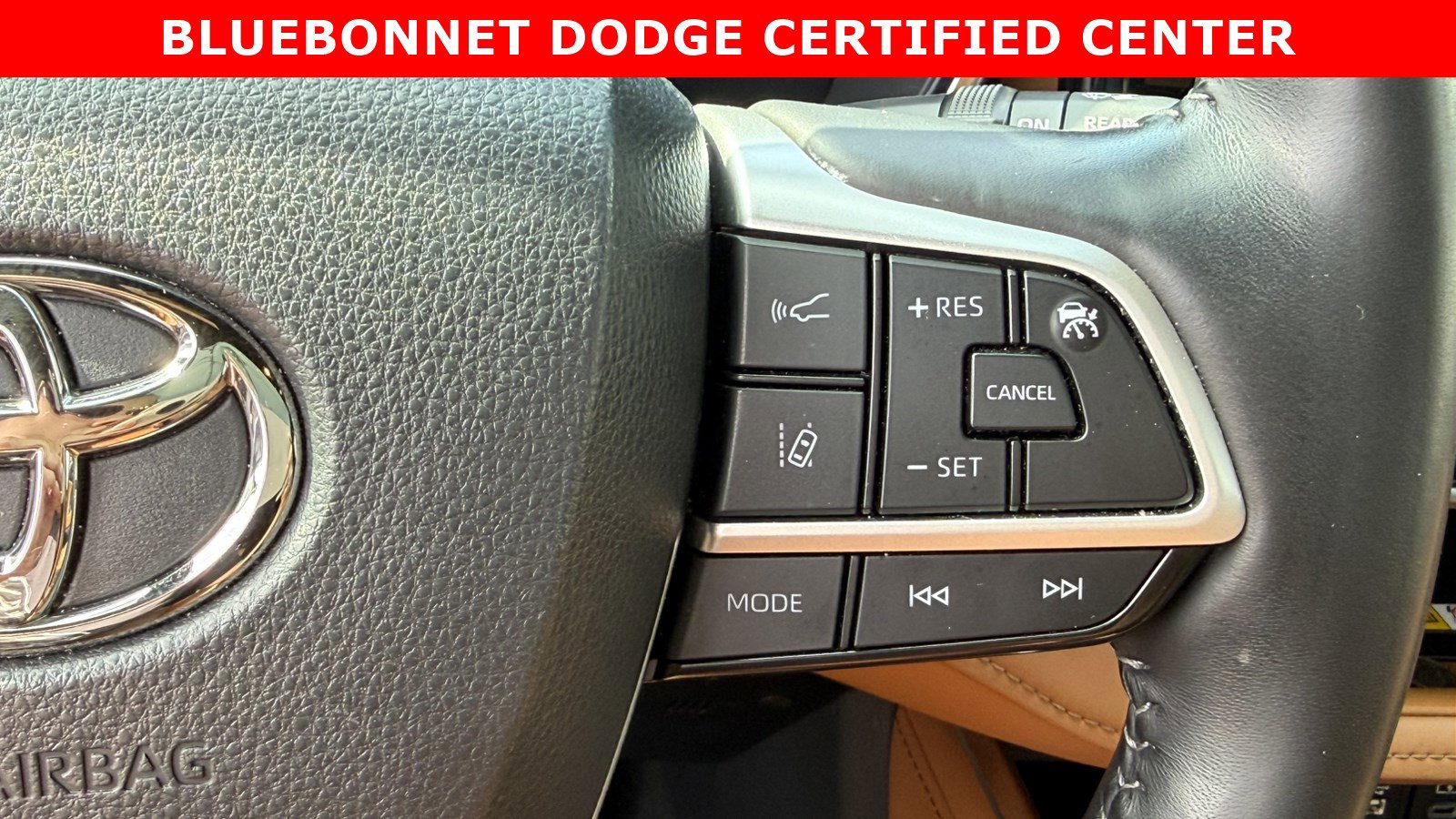 Used 2023 Toyota Highlander Platinum FWD image 5