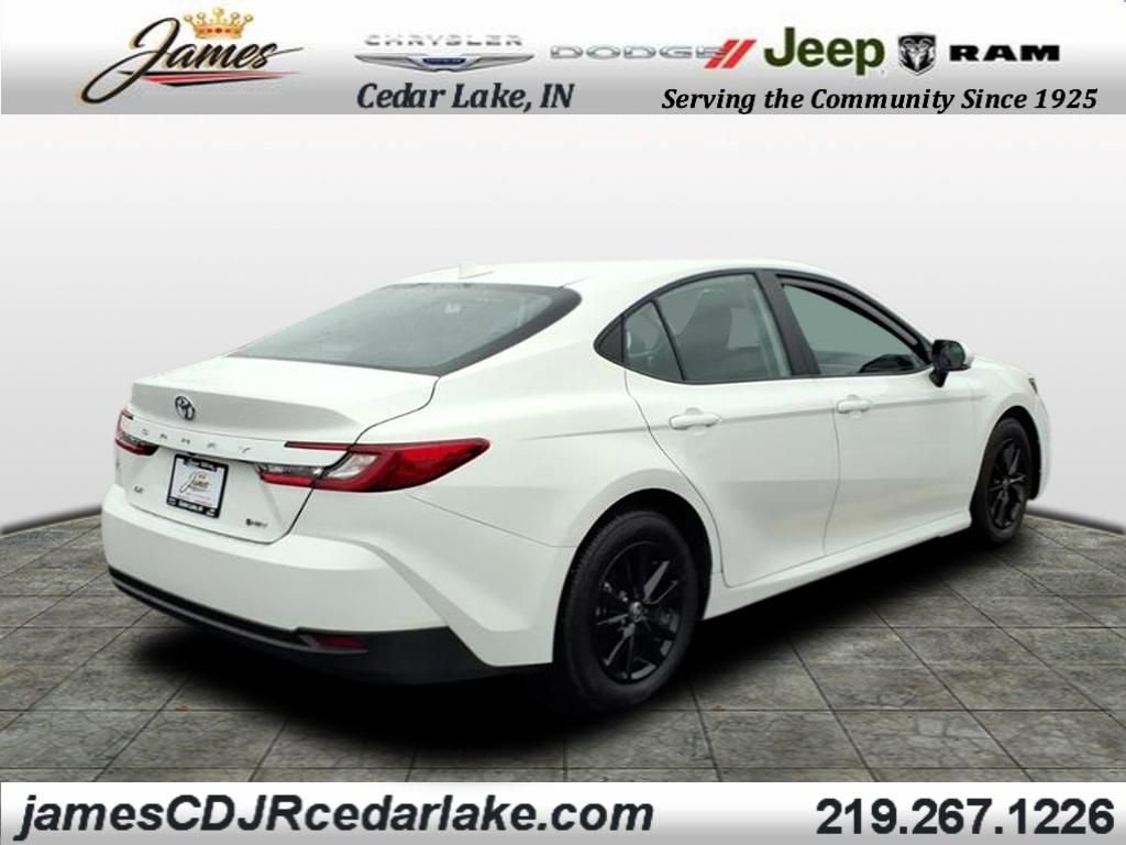 Used 2025 Toyota Camry LE image 4