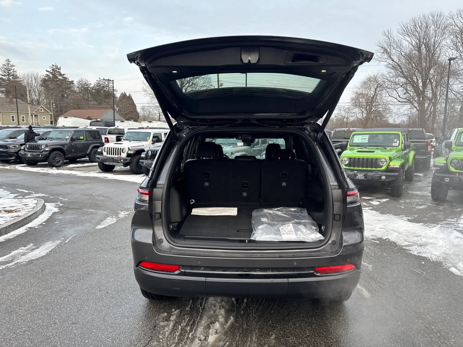 New 2025 Jeep Grand Cherokee Limited w/ Trailer Tow Package AWD/4WD image 39