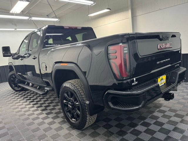 Used 2024 GMC Sierra 2500 AT4 image 4