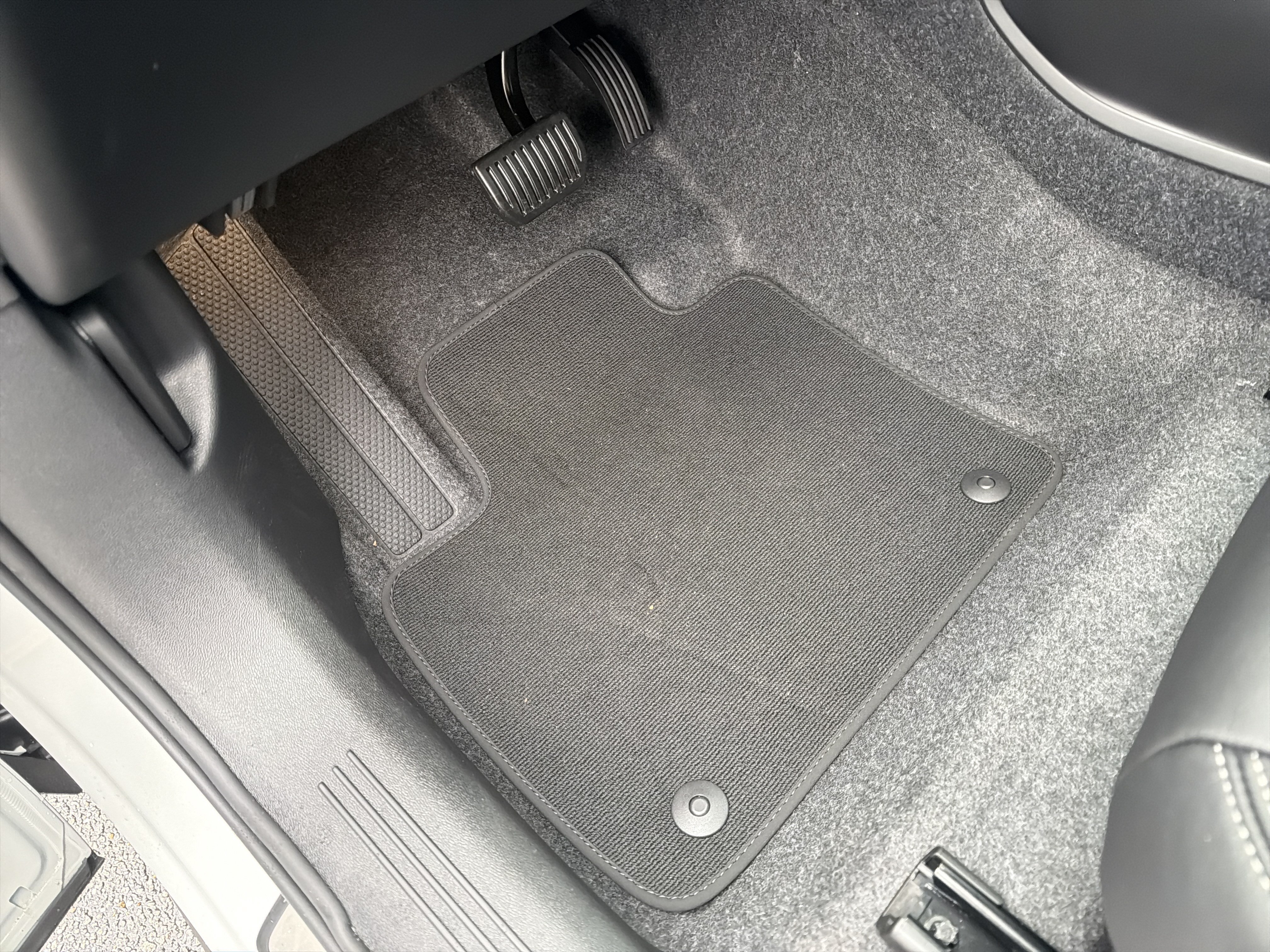 New 2026 Volvo XC40 B4 Core FWD image 16