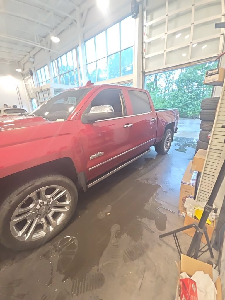 Used 2018 Chevrolet Silverado 1500 High Country AWD/4WD image 2