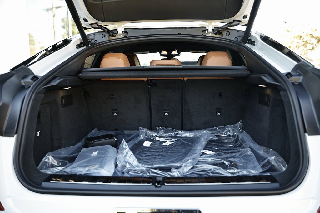 New 2026 BMW X6 xDrive40i w/ Climate Comfort Package image 29